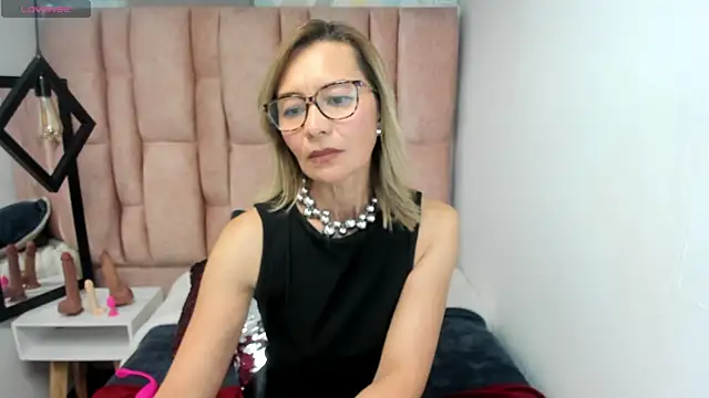 Issa_Milf__: απευθείας συνομιλία ΧΧΧ