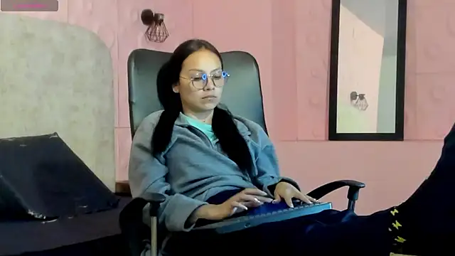 Chatroom XXX en direct de katalina07_1