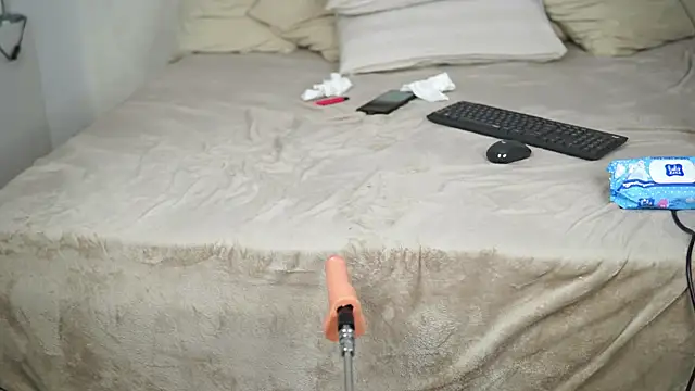 AprilHadid Chat XXX live