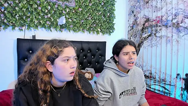 valeria_and_zoe Chat XXX live