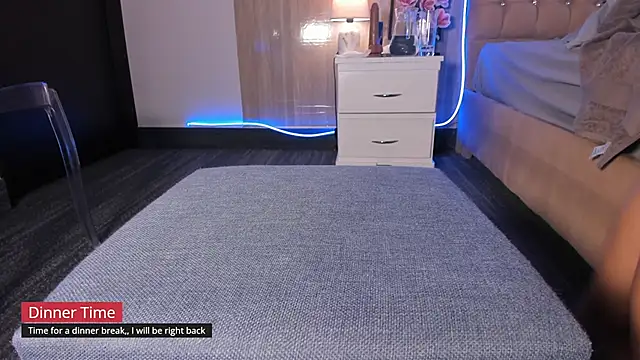 Maddyluxe: διαδικτυακό σόου στην κάμερα