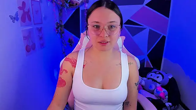 Chat +18 de little_emma0 ao vivo