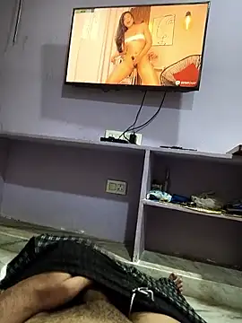 prince_the_Mbull: διαδικτυακό σόου στην κάμερα