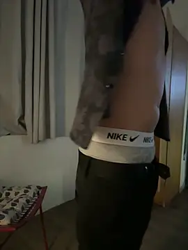 boyhigh1997 Show Webcam