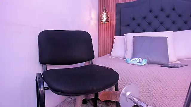 Hisoka_011のウェブカメラショー