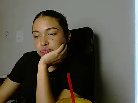 Chatroom XXX en direct de AliceSmity_