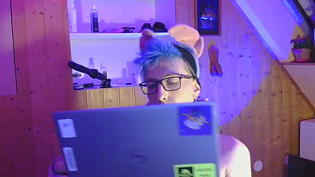 AskAveryAnything webcam show