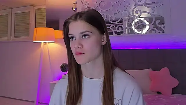 LuisaClover Adlı Modelin Canlı XXX Sohbeti