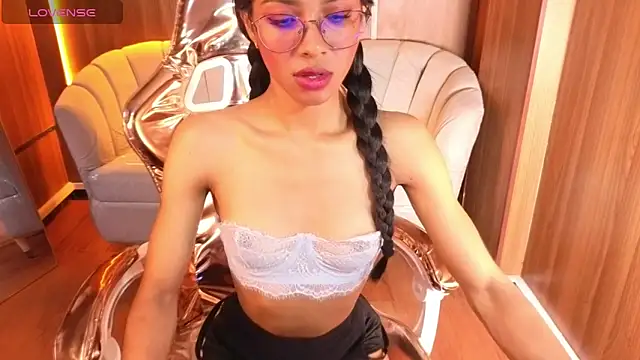 Alina_b_ Adlı Modelin Canlı XXX Sohbeti