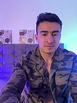 Pokazy przed kamerką – Chris_Clarck