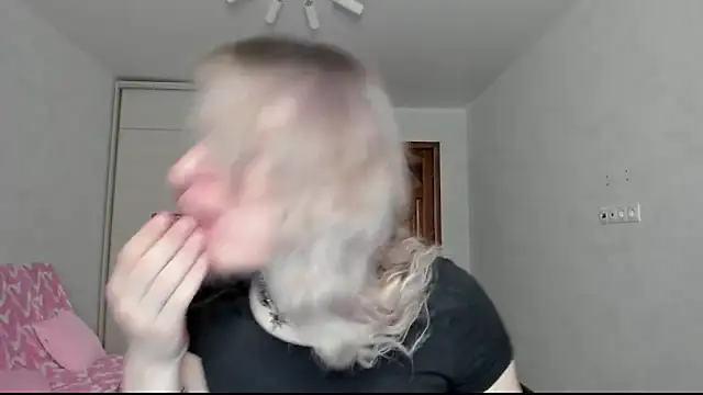 milliKira006n Webbikameraesitys