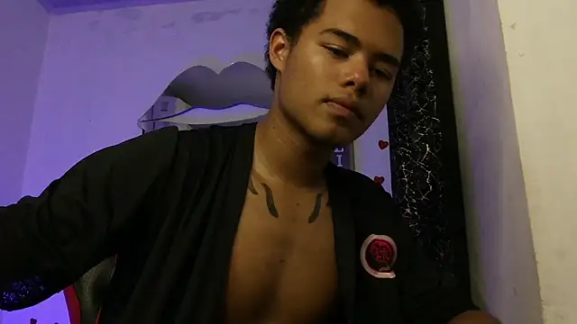 kael_fox Adlı Modelin Canlı XXX Sohbeti