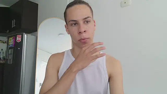 grey___27: διαδικτυακό σόου στην κάμερα