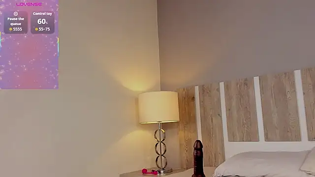 EmilySearss' Live XXX Chat