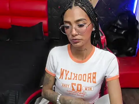 KarlaSlutSkinny__ Live XXX-chat