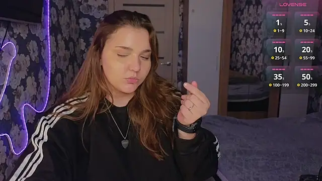 _momiji_ Chat XXX in diretta