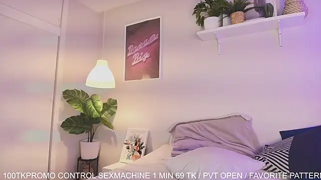 Jade-Naughty Chat XXX live