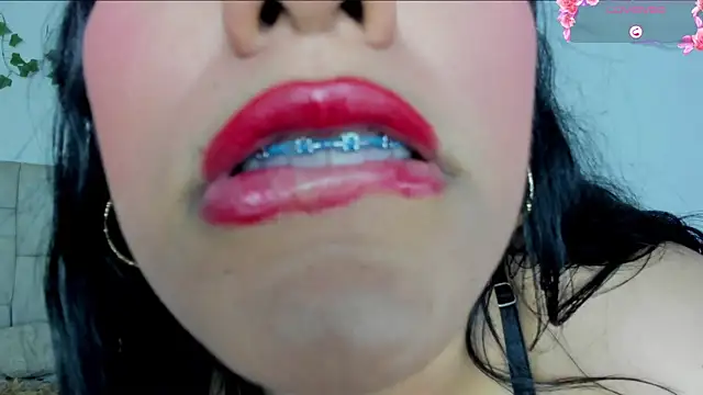 Chat XXX en directo de KorinaKovaa