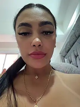 Chat +18 de emma_andrew1 ao vivo