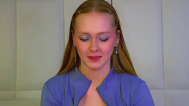 AgataFoxley Adlı Modelin Canlı XXX Sohbeti