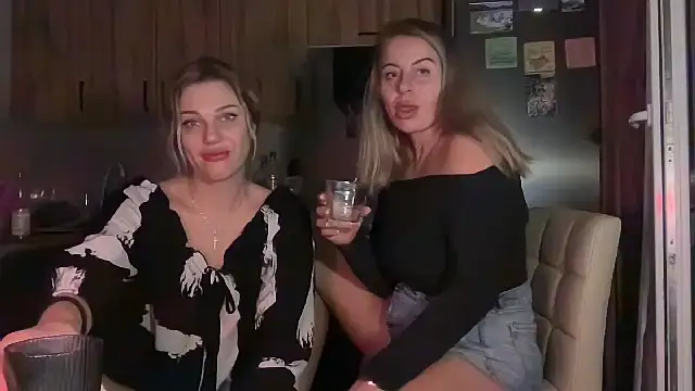 Moniraya Show in webcam