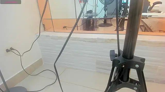 Chat +18 de claire_nyxx ao vivo