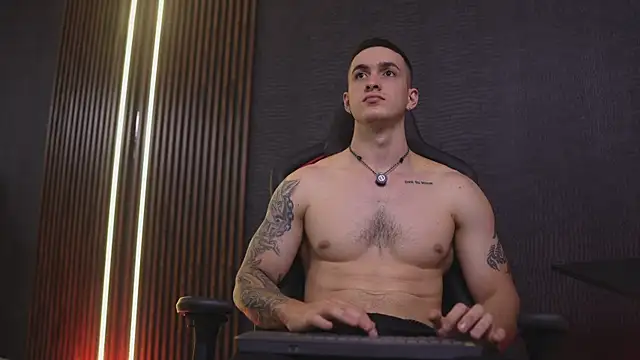 XXX chat uživo modela JacksonOlsenn