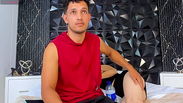 Chat +18 de EimyAndMaxi ao vivo