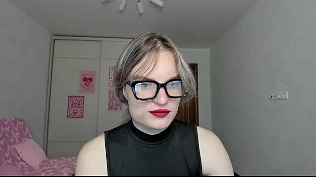 Вебкам-шоу milliKira006