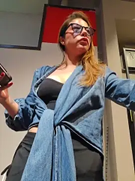 Karen_San_Miguel Show in webcam