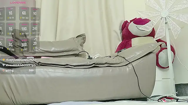 XXX chat uživo modela fox-yiyi