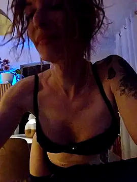 Luna_Kitanna 在線直播表演