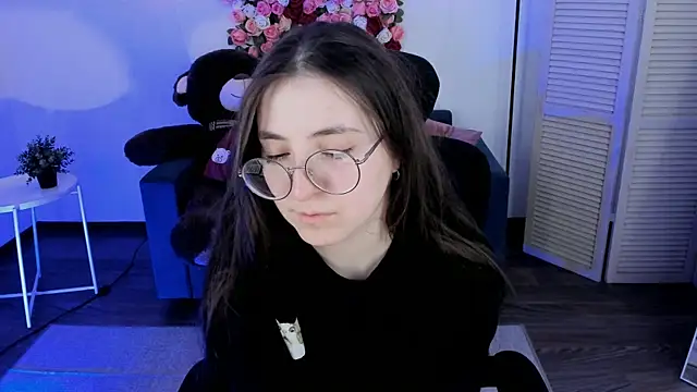 VirtuallVoyant's Live XXX Chat