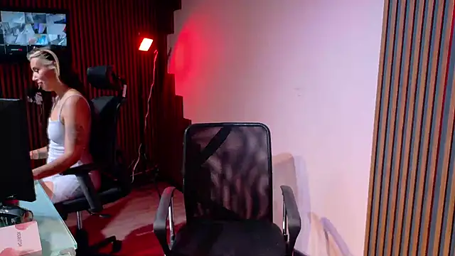 _MileyRoss: вебкам-шоу