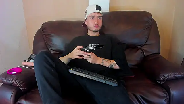 Salvattore_Muller live XXX chat