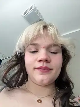 Cutiepiespanks' Webcam Show