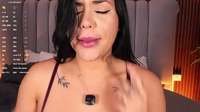 emperatriz_reyesn Webbikameraesitys