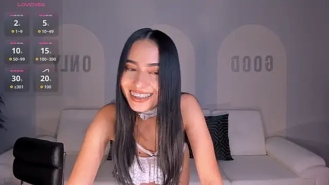 LucieMartin's Live XXX Chat