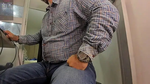 Maxi_thebig_daddy Adlı Modelin Web Kamerası Şovu