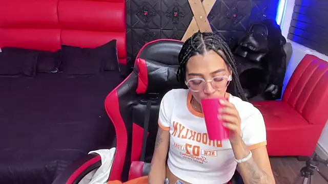 KarlaSlutSkinny__ – Naživo XXX chat