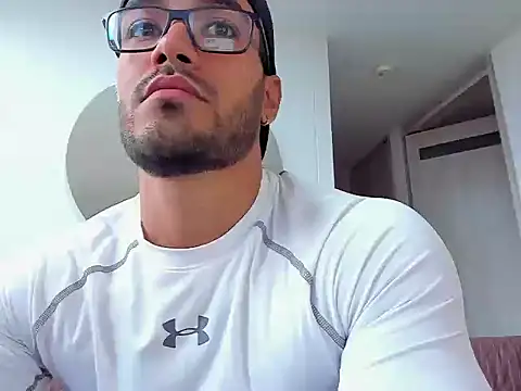 Show modela Alexander_Martines na web-kameri