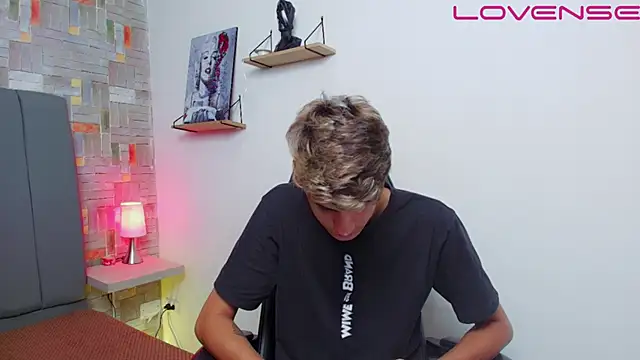 flaquito___ Show in webcam