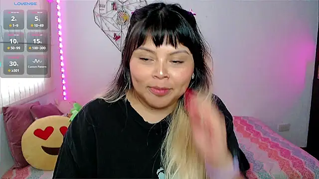 دردشة EllieMoonX الجنسية المباشرة