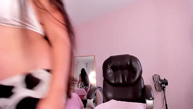 Sky_blue__ Chat XXX live