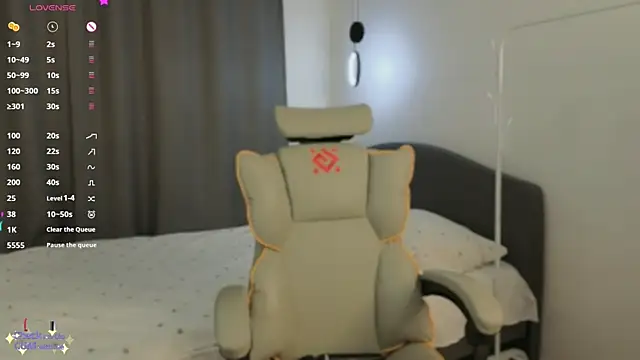 mowalova Live XXX-chat