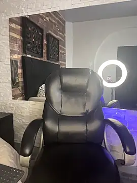 Chat +18 de kendra_leroy ao vivo