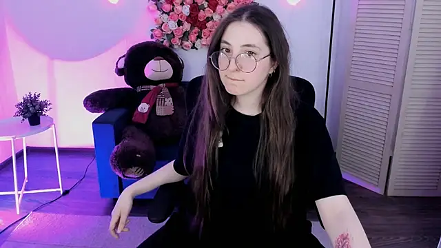 VirtuallVoyant's Live XXX Chat