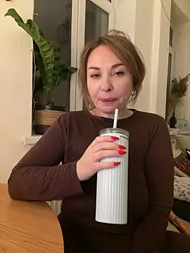 Show modela Syverelle na web-kameri