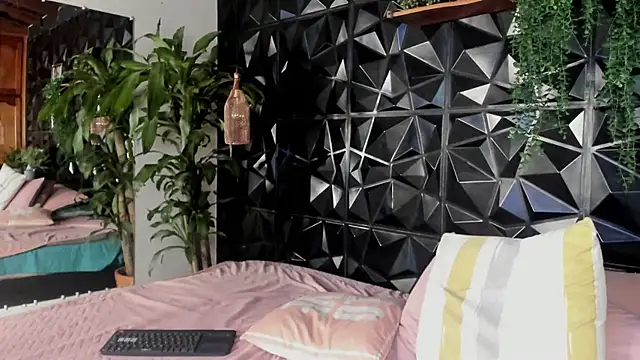 Show modela elliot_colton na web-kameri