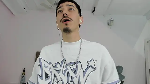 Chat +18 de finn_jackson ao vivo